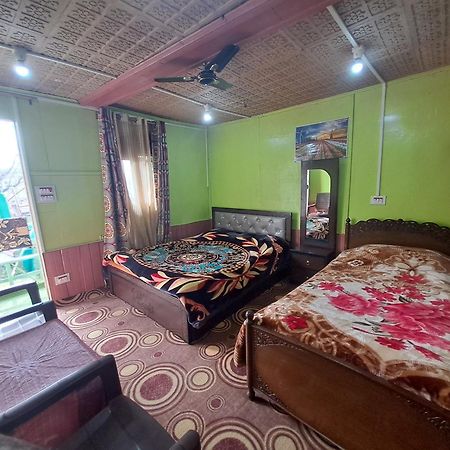 Lakeside Homestay Srinagar מראה חיצוני תמונה